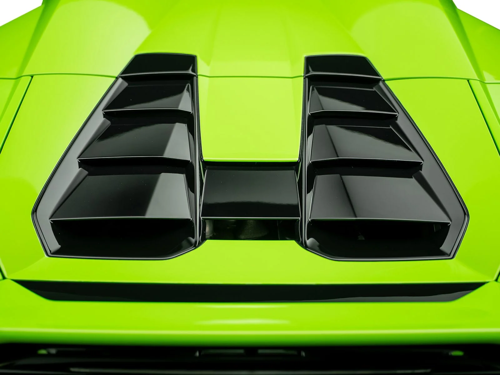 Used 2024 Green Lamborghini Base image 22