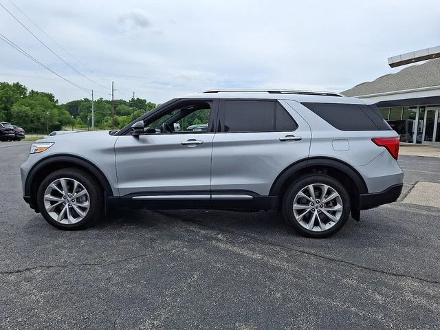 Used 2023 Silver Ford Platinum image 4