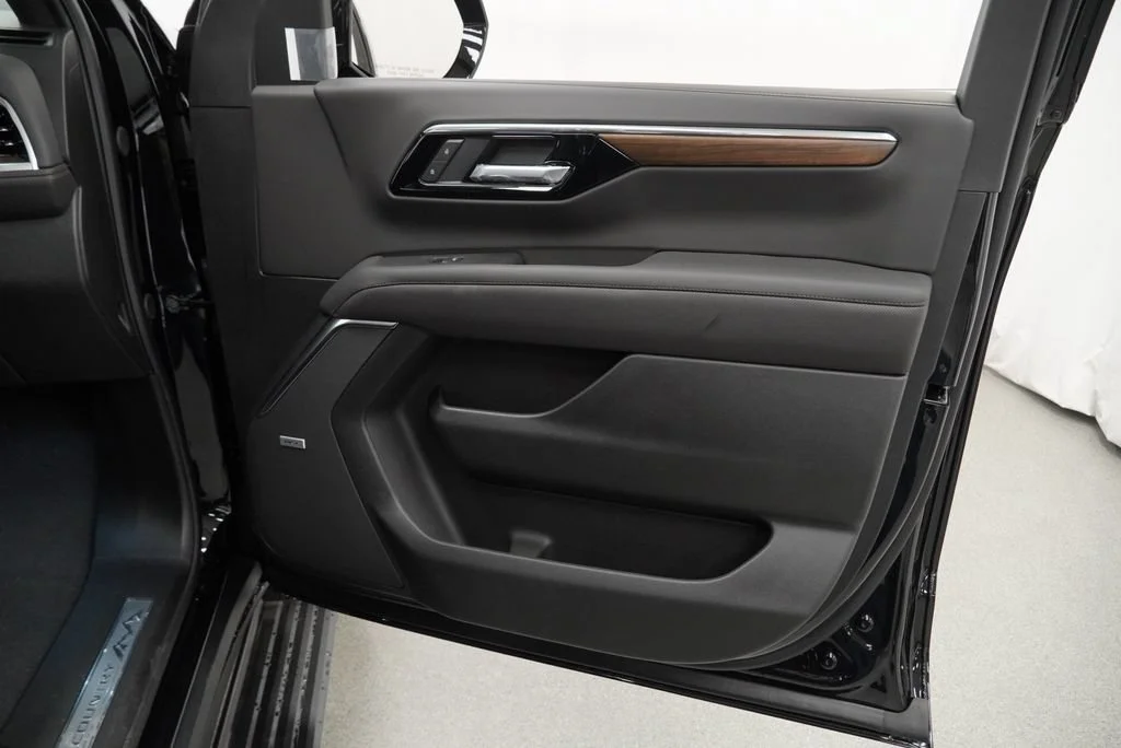 New 2026 Black Chevrolet High Country image 32