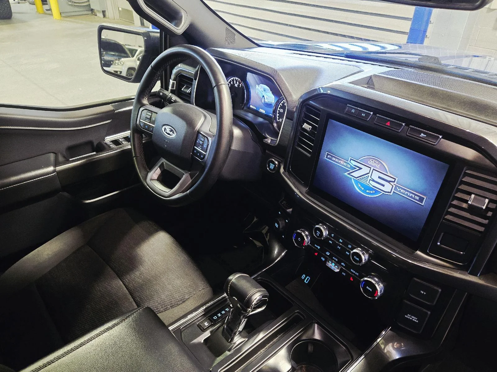 Used 2023 Atlas Blue Ford XLT image 17