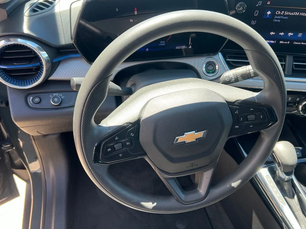 Used 2025 Gray Chevrolet LT image 14
