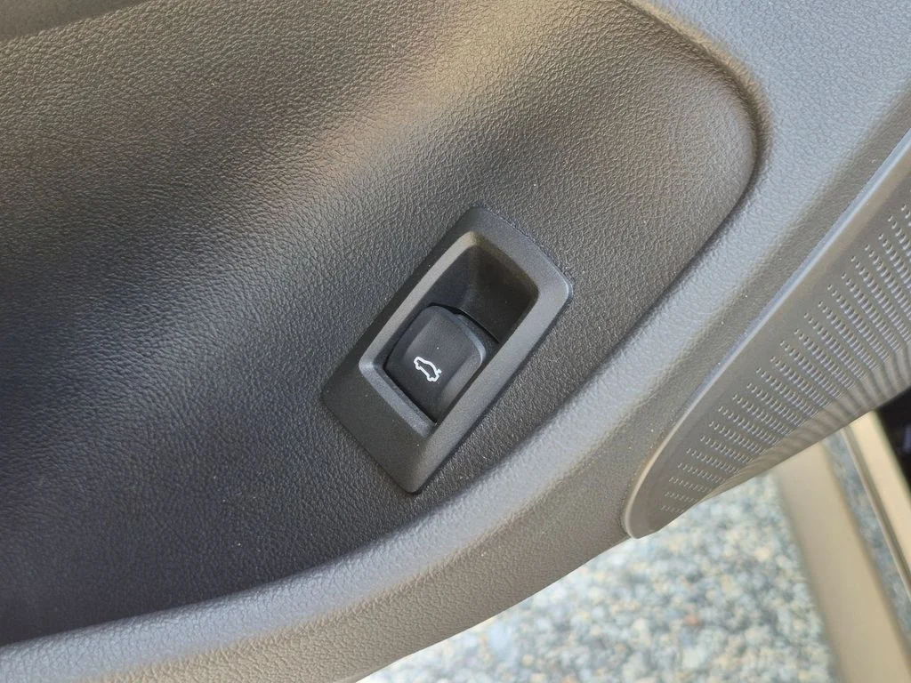 Used 2024 Black BMW M50 image 14