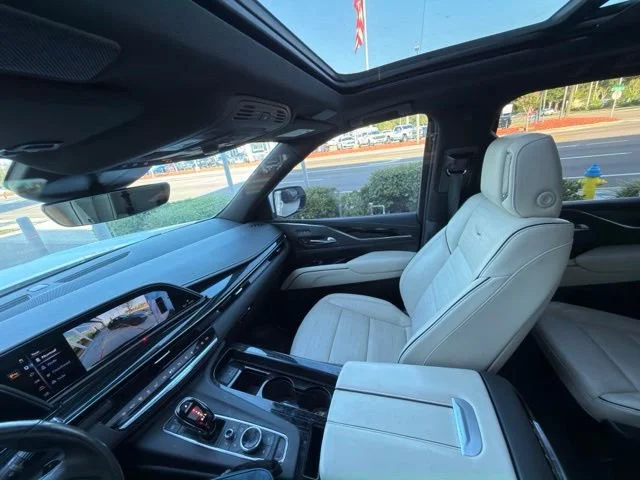 Used 2021 Crystal White Tricoat Cadillac Sport image 14