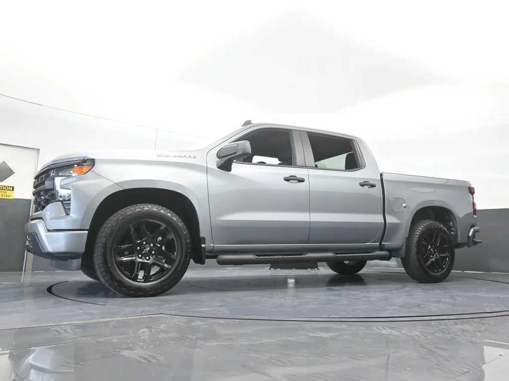 Used 2025 Sterling Gray Metallic Chevrolet Custom image 49