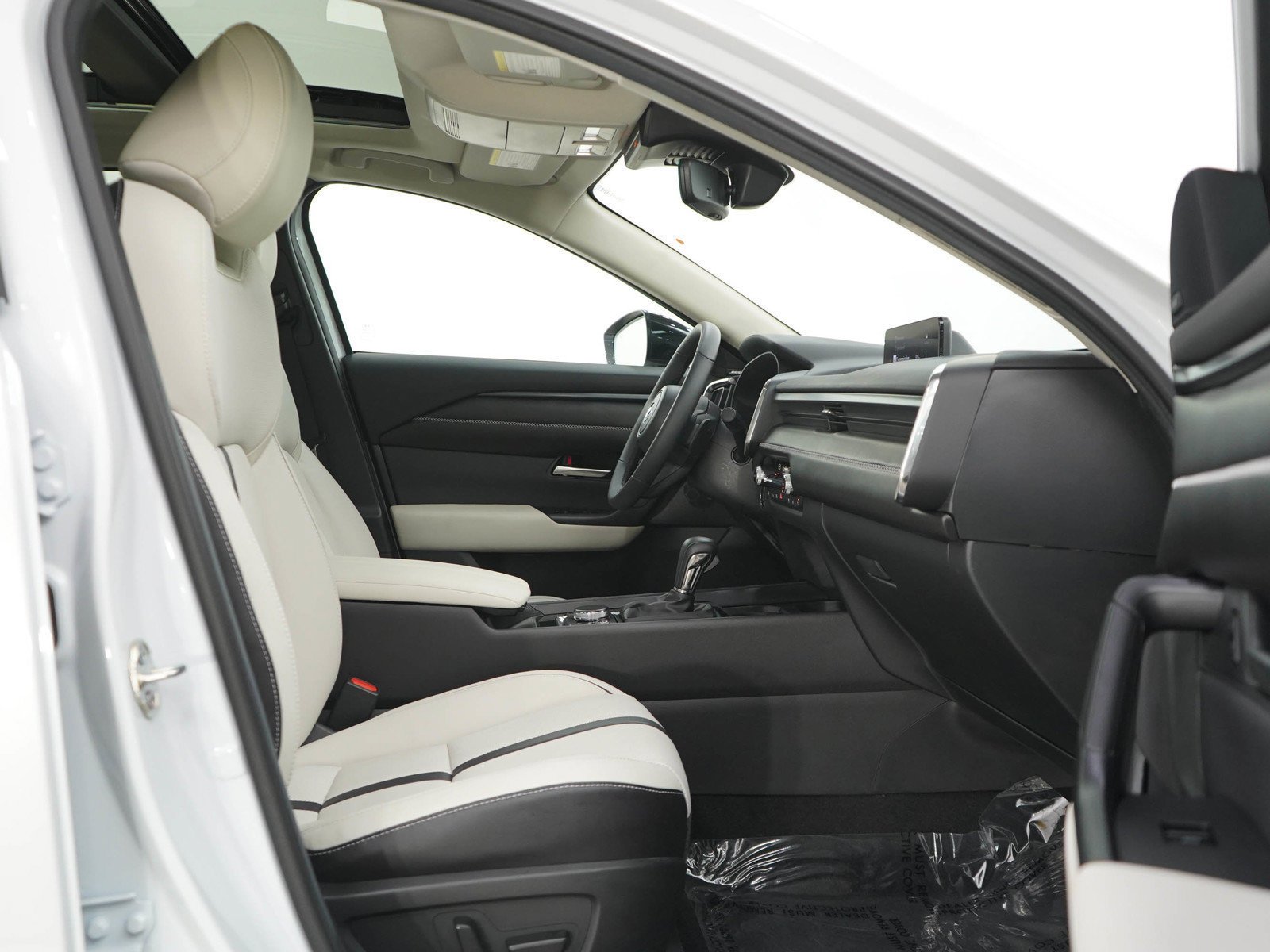 Used 2026 Wind Chill Pearl Mazda 2.5 Turbo Premium Plus image 12