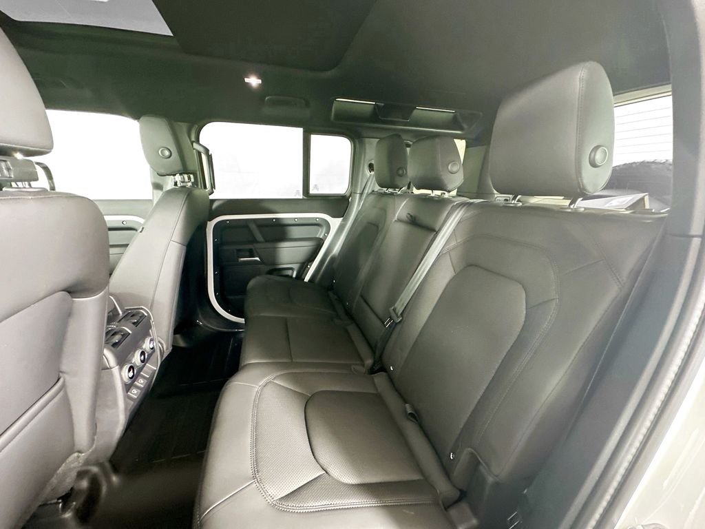 Certified Used 2025 Fuji White Land Rover S image 22