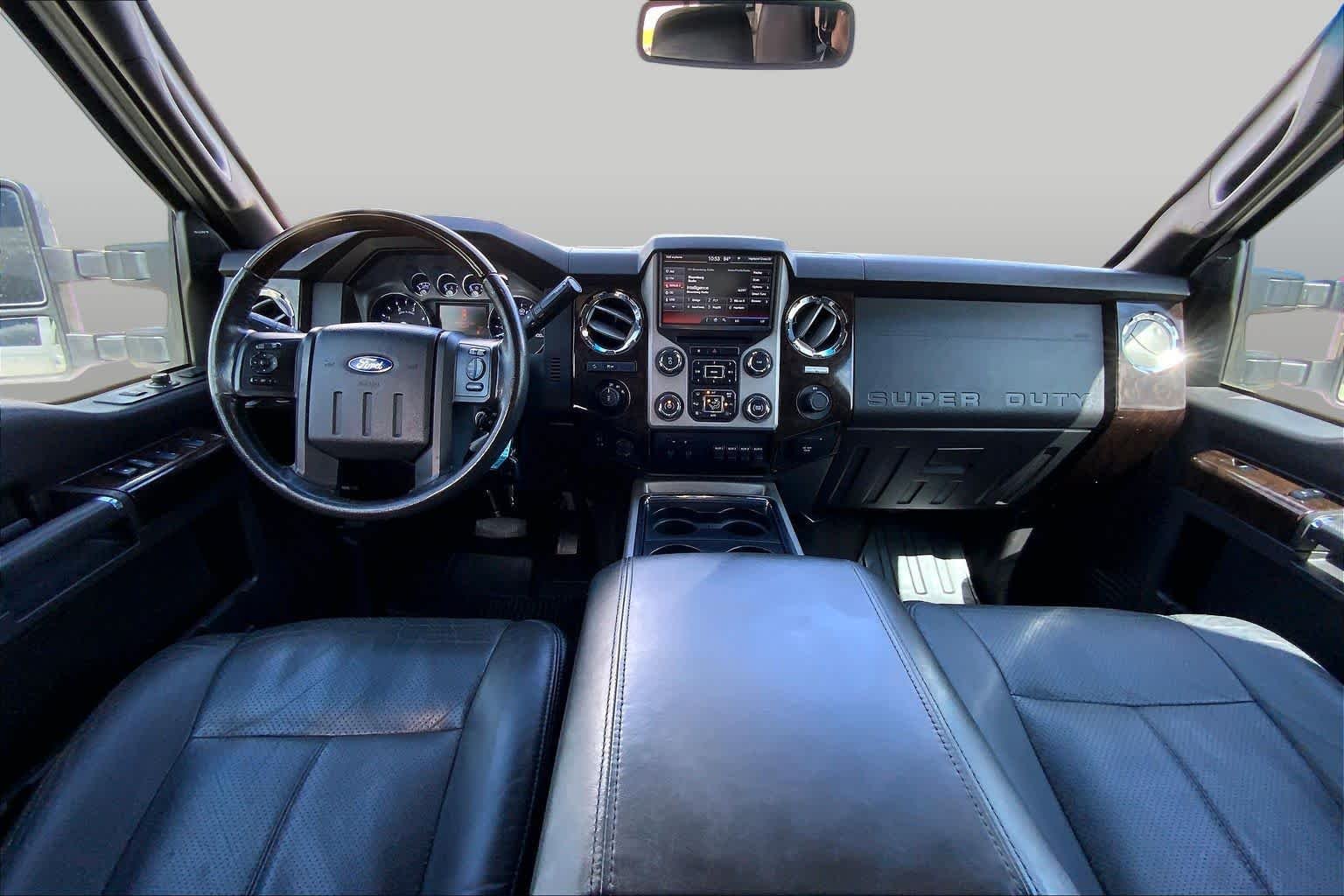Used 2015 White Platinum Metallic Tri-Coat Ford Platinum image 15