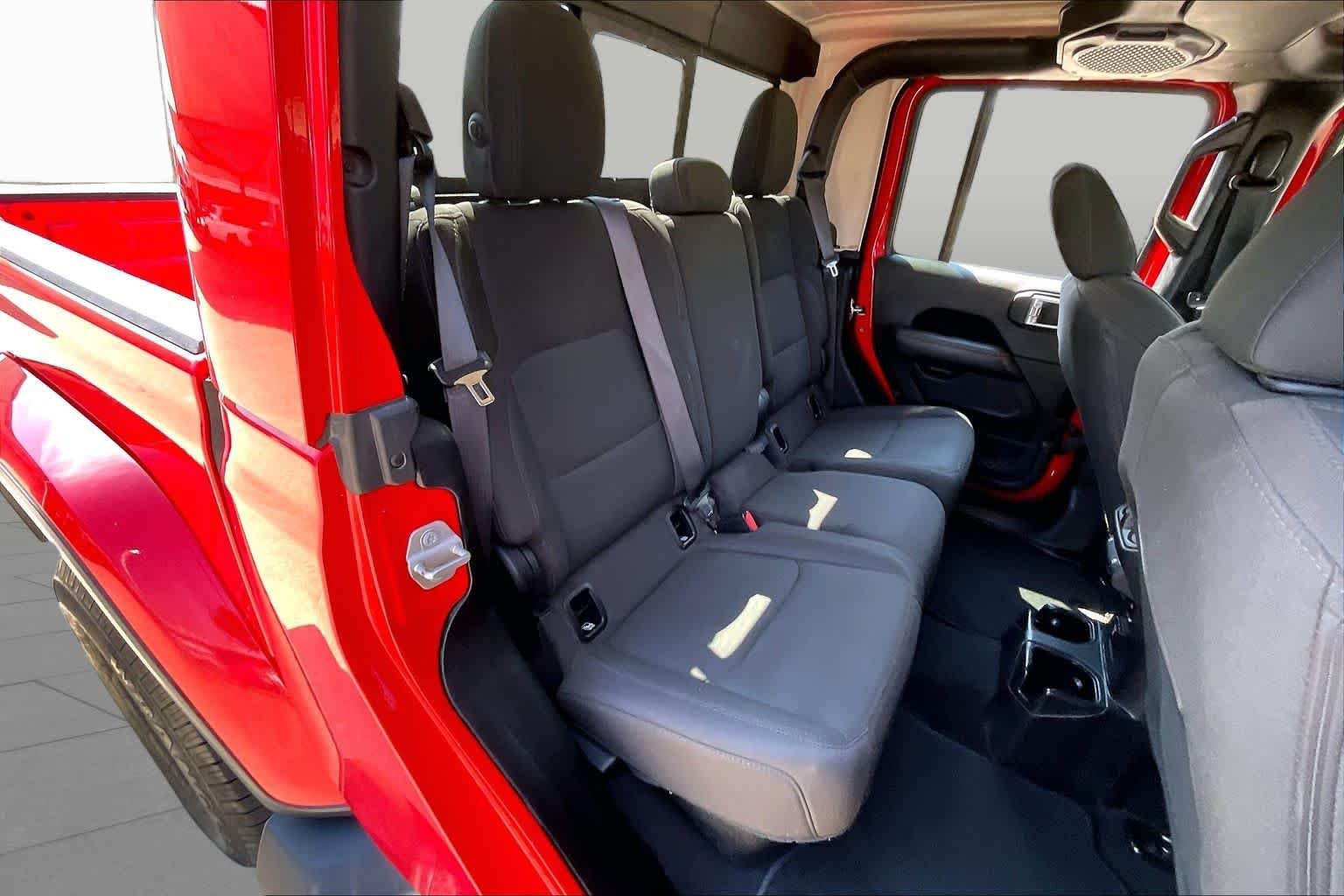 Used 2020 Firecracker Red Clearcoat Jeep Overland image 19