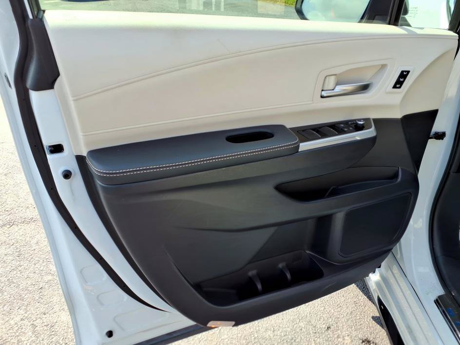 Used 2026 Wind Chill Pearl Toyota Limited image 19