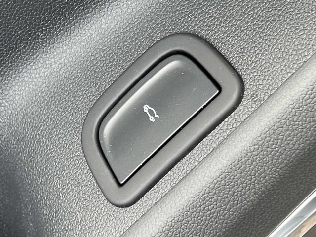 2026 GMC Acadia Denali Ultimate - Photo 18