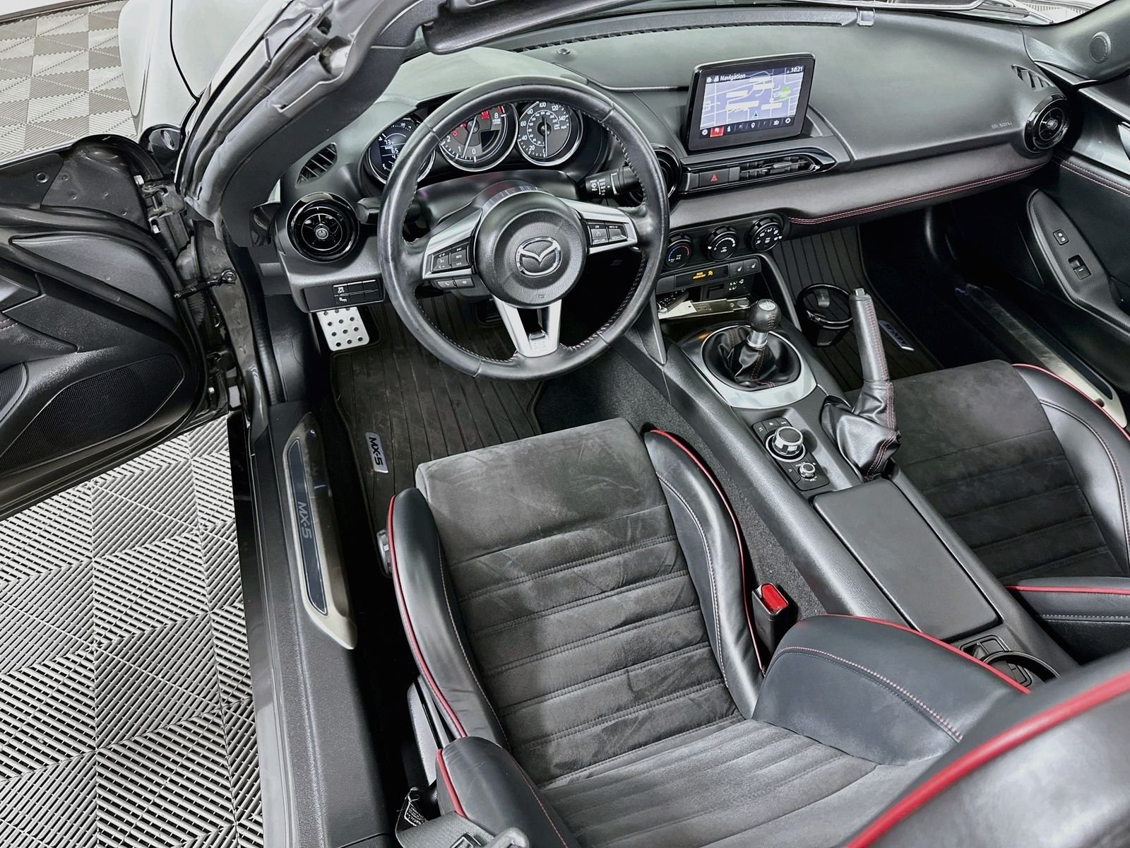 Used 2018 Machine Gray Mazda Club image 22