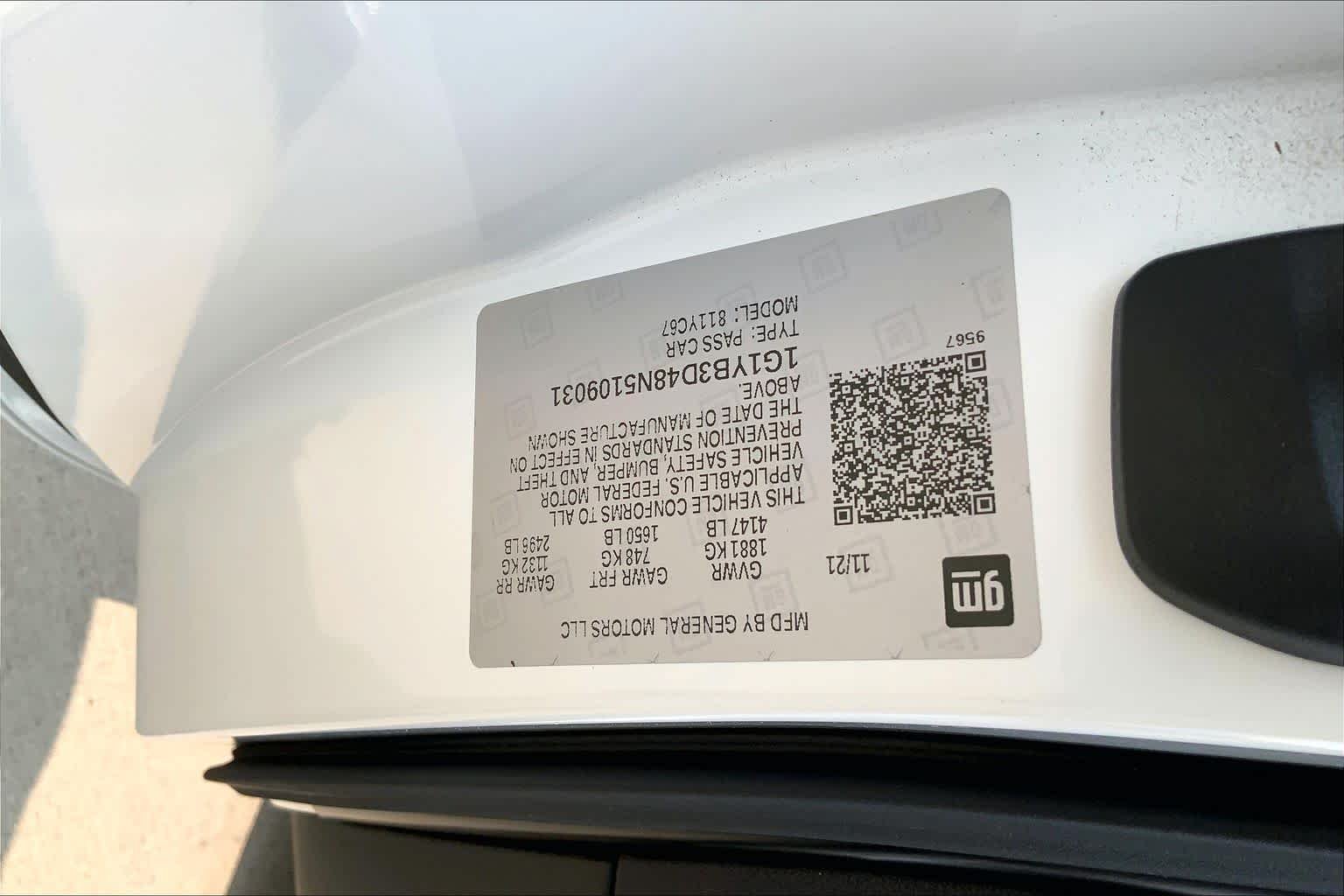 Used 2022 Arctic White Chevrolet 2LT image 35
