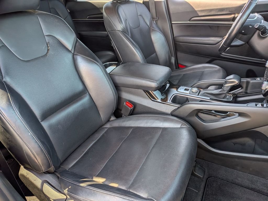 Used 2023 Silver Kia S image 30