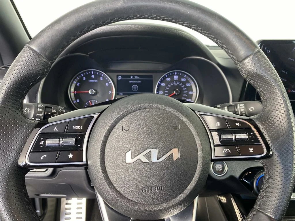 Used 2024 White Kia GT-Line image 15