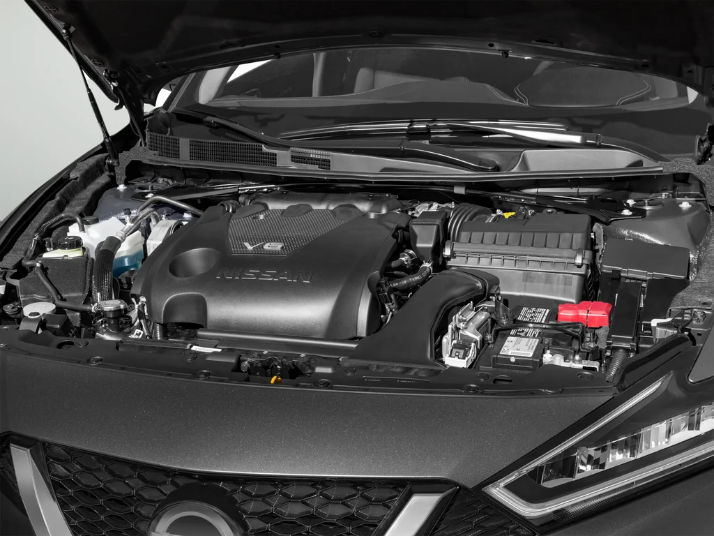 Used 2022 Gray Nissan Platinum image 13