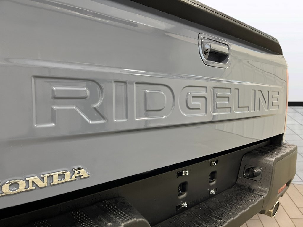 New 2026 Sonic Gray Pearl Honda RTL image 6