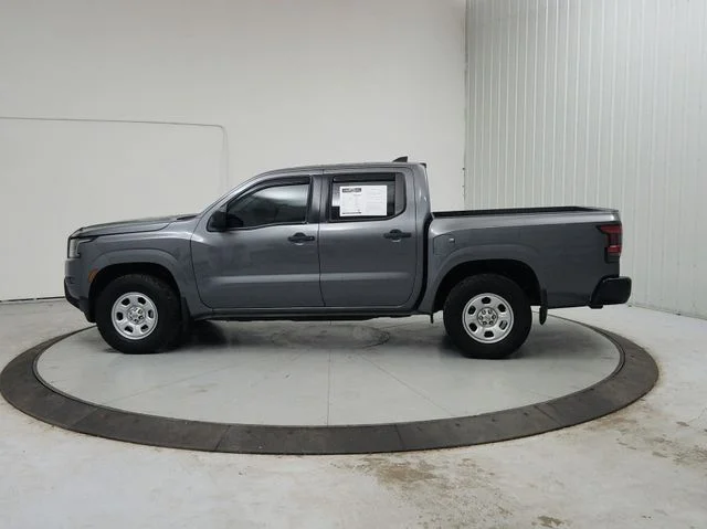 Used 2022 Gray Nissan S image 5