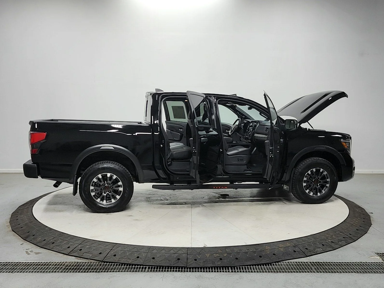 Used 2024 Black Nissan PRO-4X image 16
