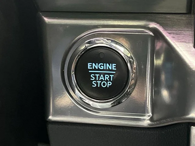 Used 2021 Gray Ford LARIAT image 22