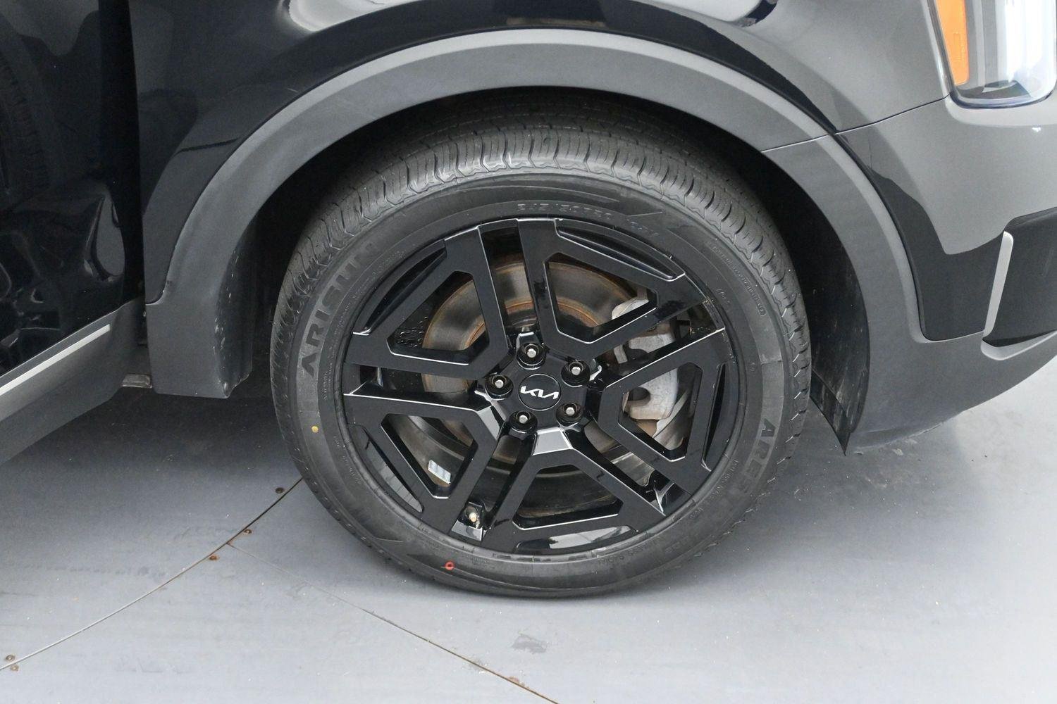 Used 2023 Ebony Black Kia EX X-Line image 34