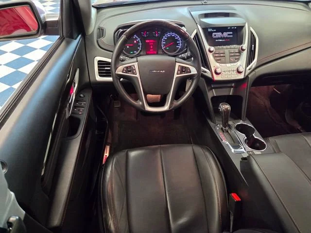 Used 2015 CRYSTAL RED TINTCOAT GMC Denali image 13