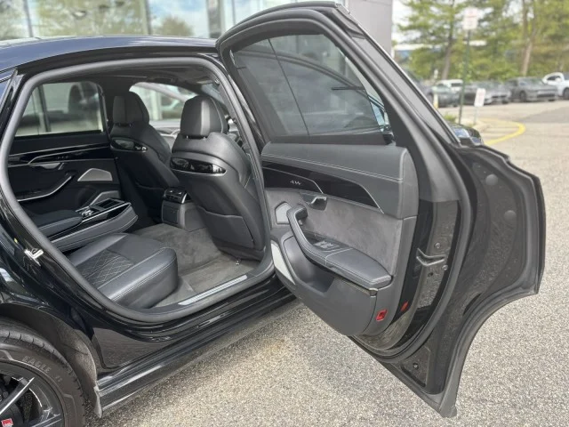 Used 2022 Mythos Black Metallic Audi BLACK OPTIC PLUS & EXECUTIVE PACKAGE !! BANG & OLUFSEN ADVANCED !!! OVER $ 146K MSRP !!! image 49