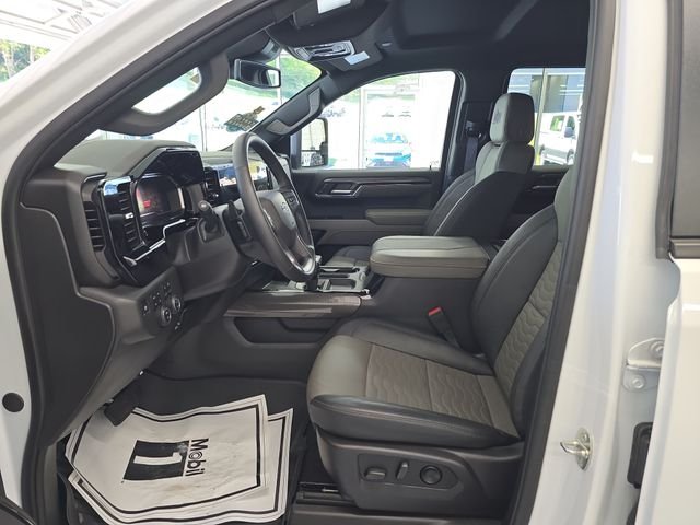 Used 2024 White Chevrolet ZR2 image 13