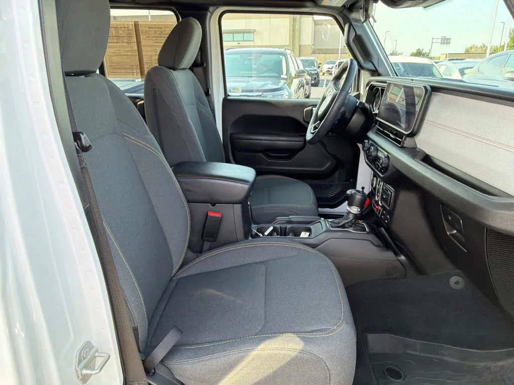 Used 2024 White Jeep Willys image 17