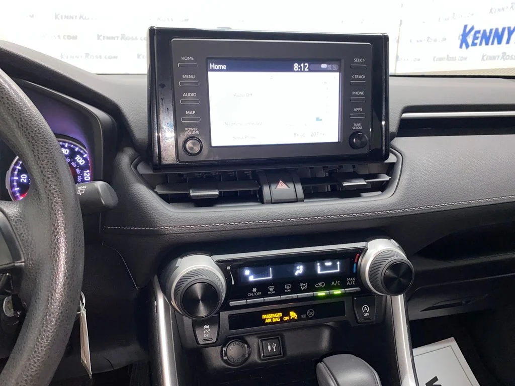 Used 2019 White Toyota LE image 20