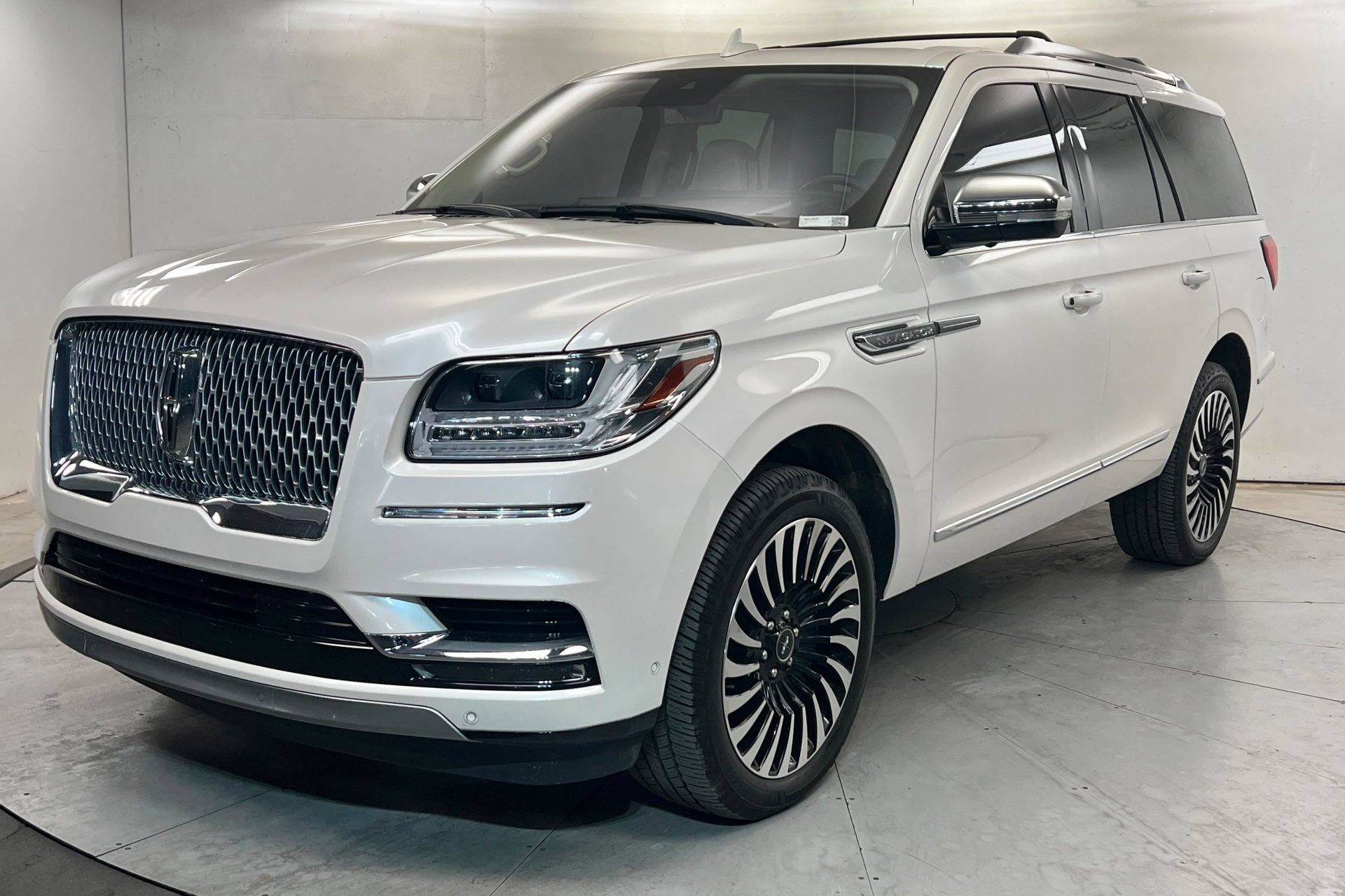 Used 2019 White Lincoln Black Label image 1