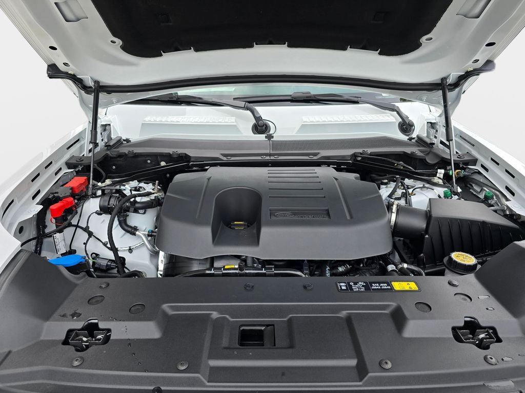 New 2026 Fuji White LAND ROVER X-Dynamic SE image 32