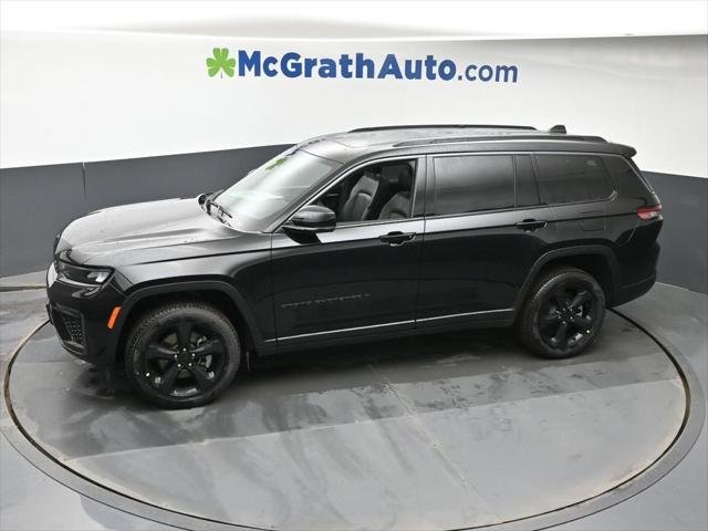 New 2026 Diamond Black Crystal Pearl-Coat Exterior Paint Jeep Limited image 23
