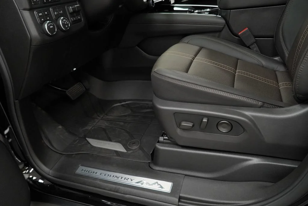 New 2026 Black Chevrolet High Country image 25