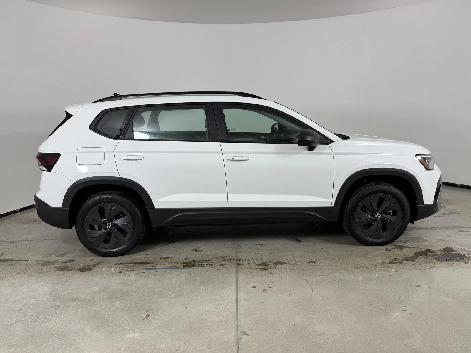 New 2027 Pure White Volkswagen S image 4