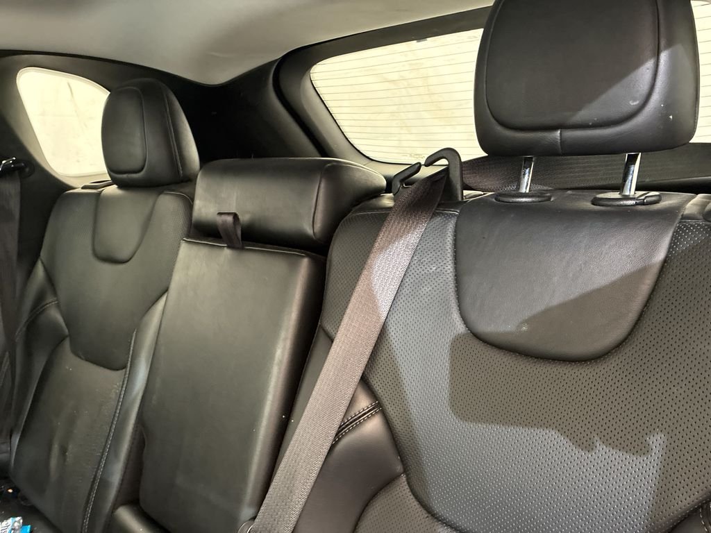 Used 2021 Red Jeep Latitude Lux image 8