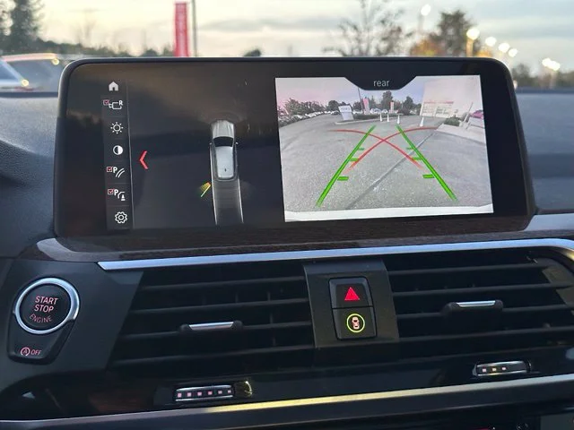 Used 2018 White BMW xDrive30i image 14