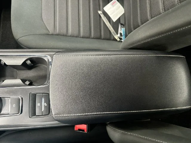 Used 2020 White Ford SE image 31
