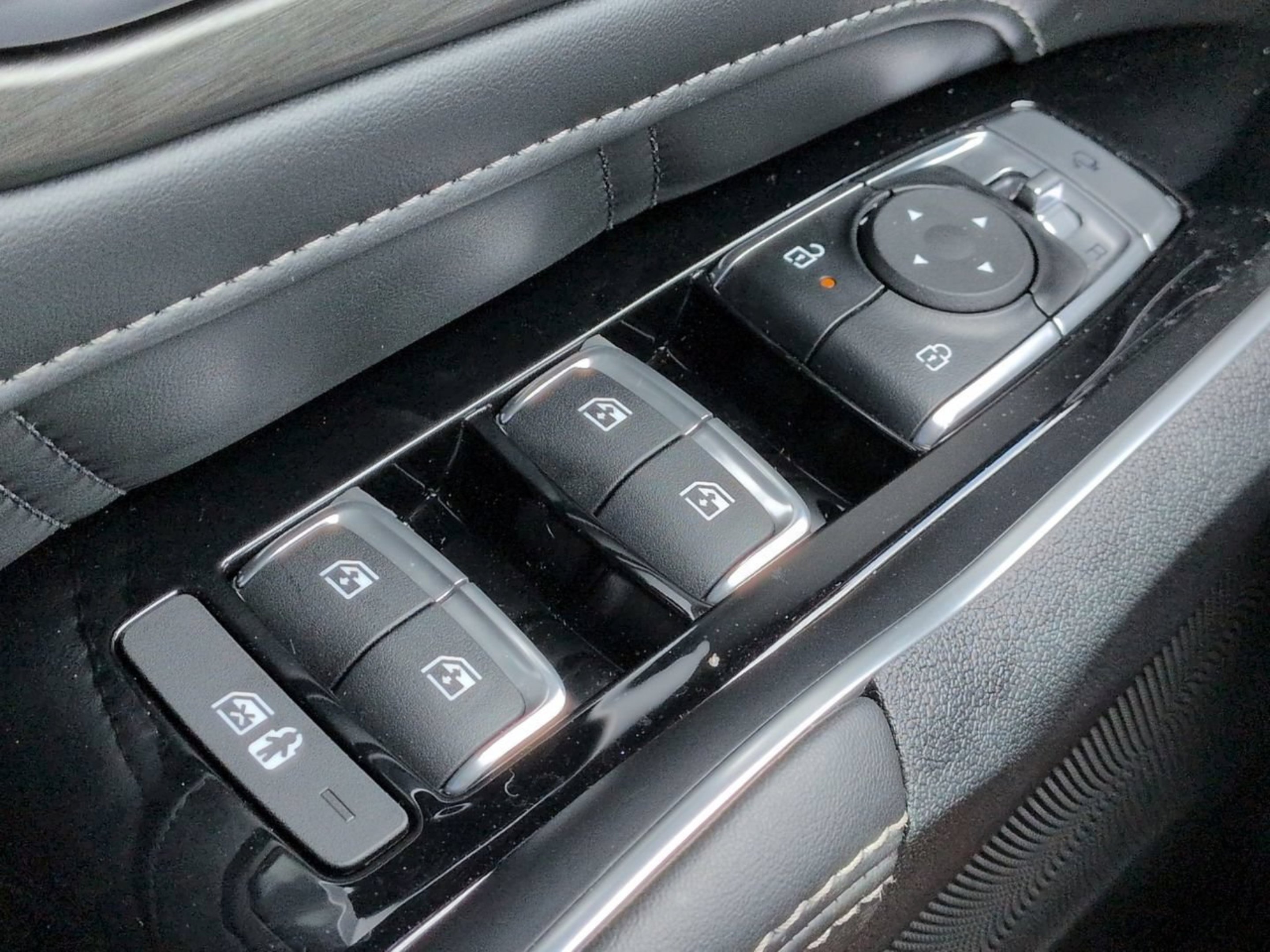 New 2026 Jungle Green Kia X-Line SX Prestige AWD image 26