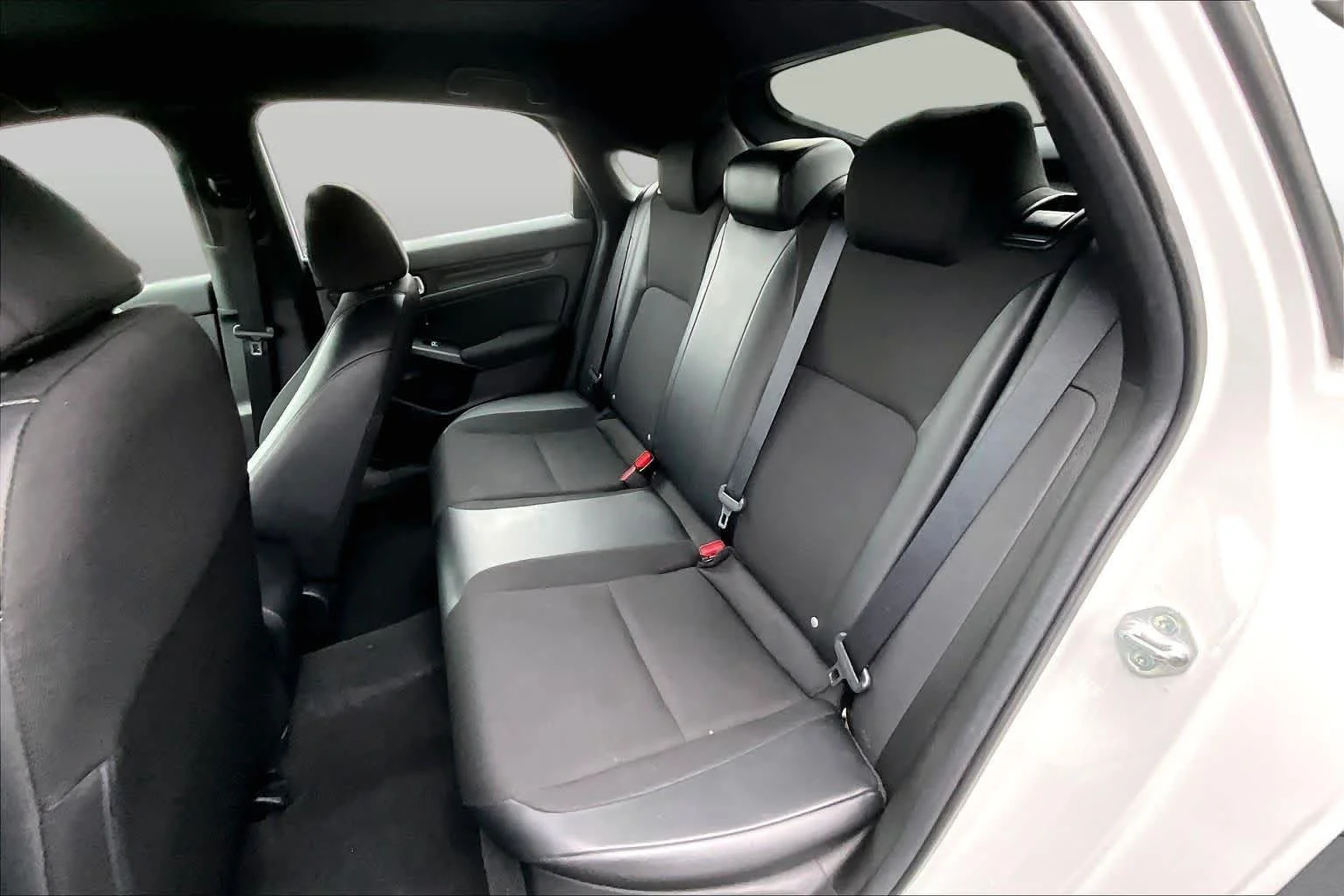 Used 2023 Platinum White Pearl Honda Sport image 20