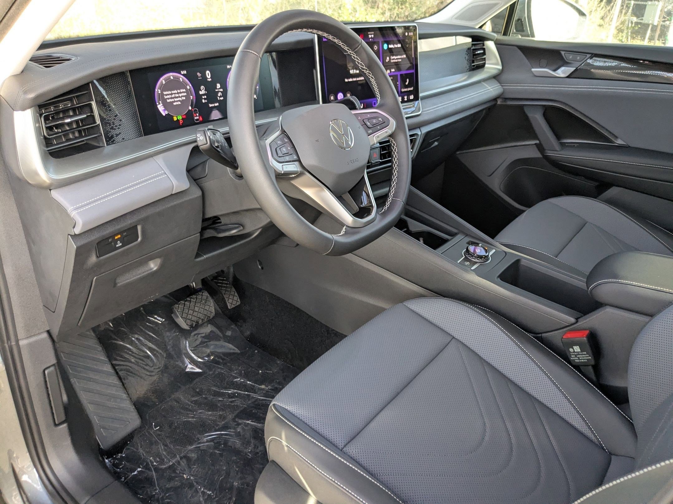 New 2026 Platinum Gray Metallic Volkswagen SE image 6