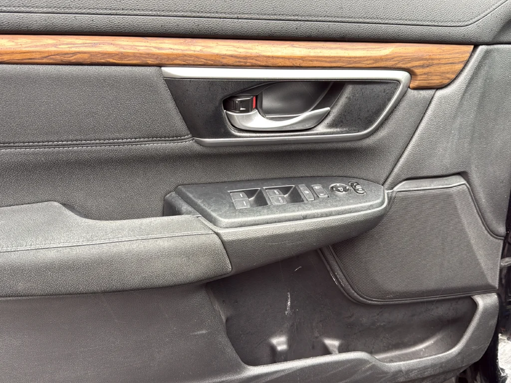 Used 2018  Honda EX image 34