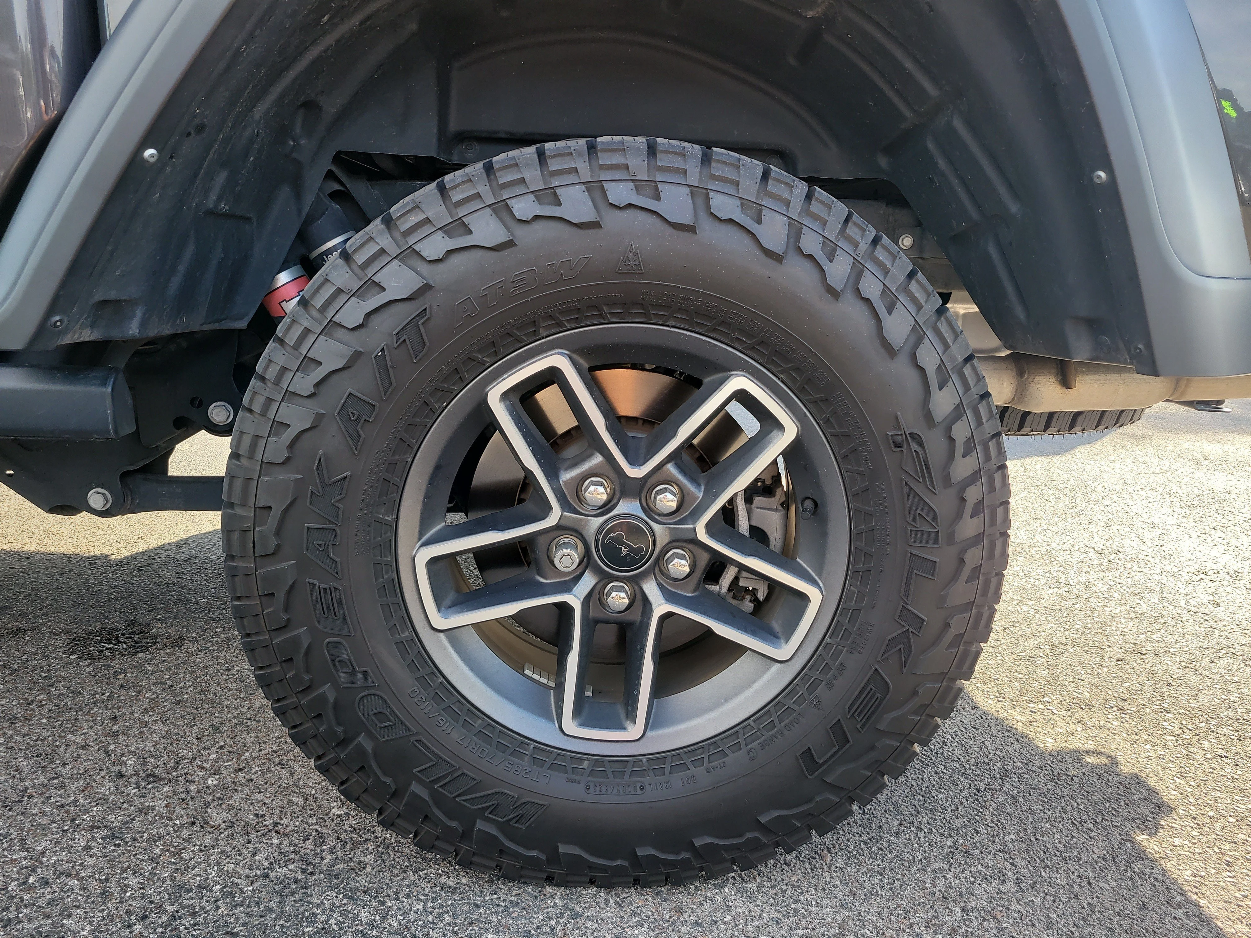Used 2024 Granite Crystal Metallic Clearcoat Jeep Mojave image 9