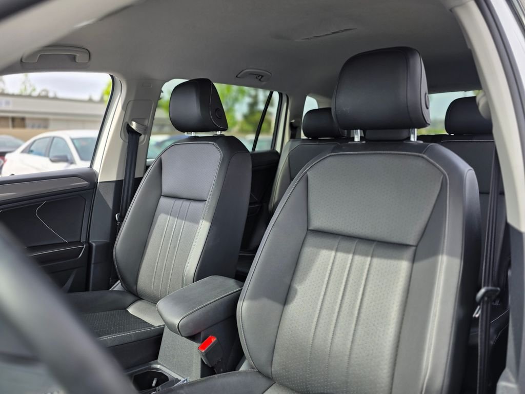 2023 Volkswagen Tiguan SE - Photo 14