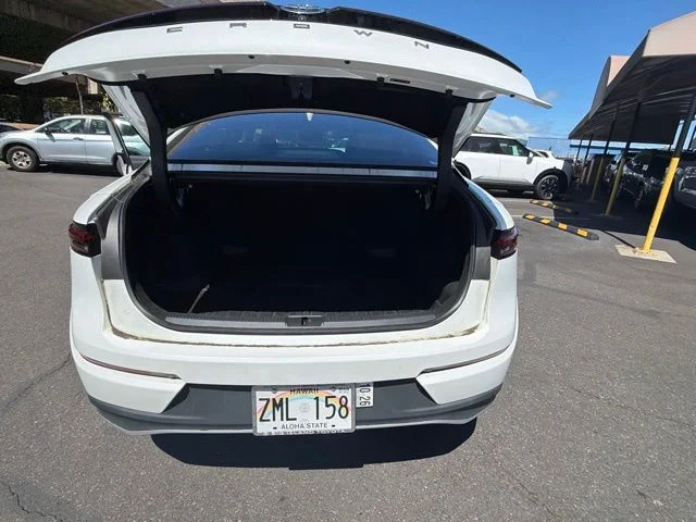 Used 2023 White Toyota XLE image 19