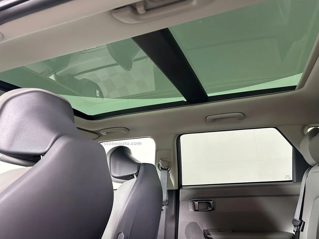 New 2027 Aurora Black Pearl Kia EX image 15