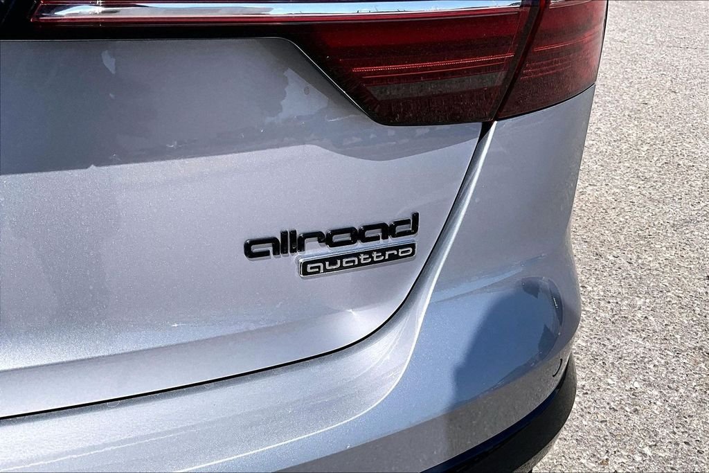 Used 2023  Audi 45 Premium Plus image 30
