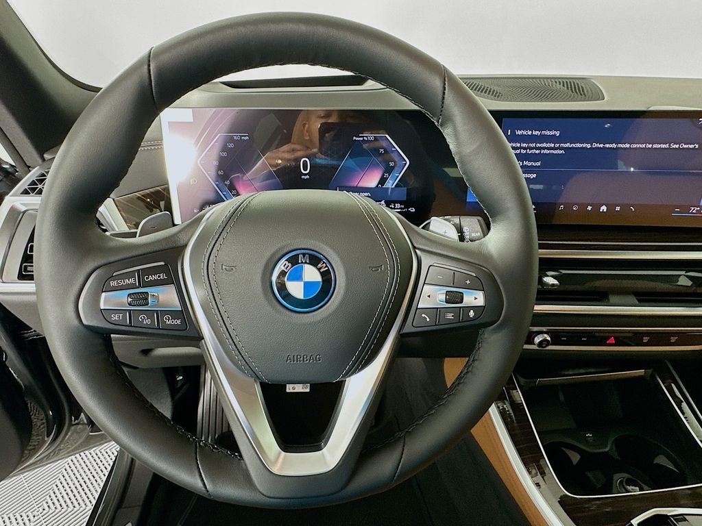New 2026 Dravit Grey Metallic BMW xDrive50e image 10