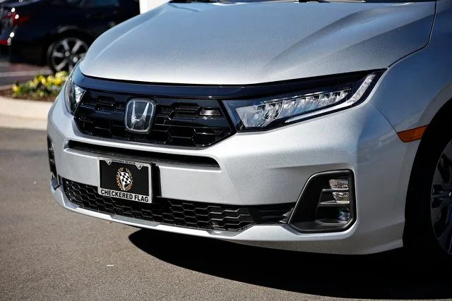 2026 Honda Odyssey Touring - Photo 3