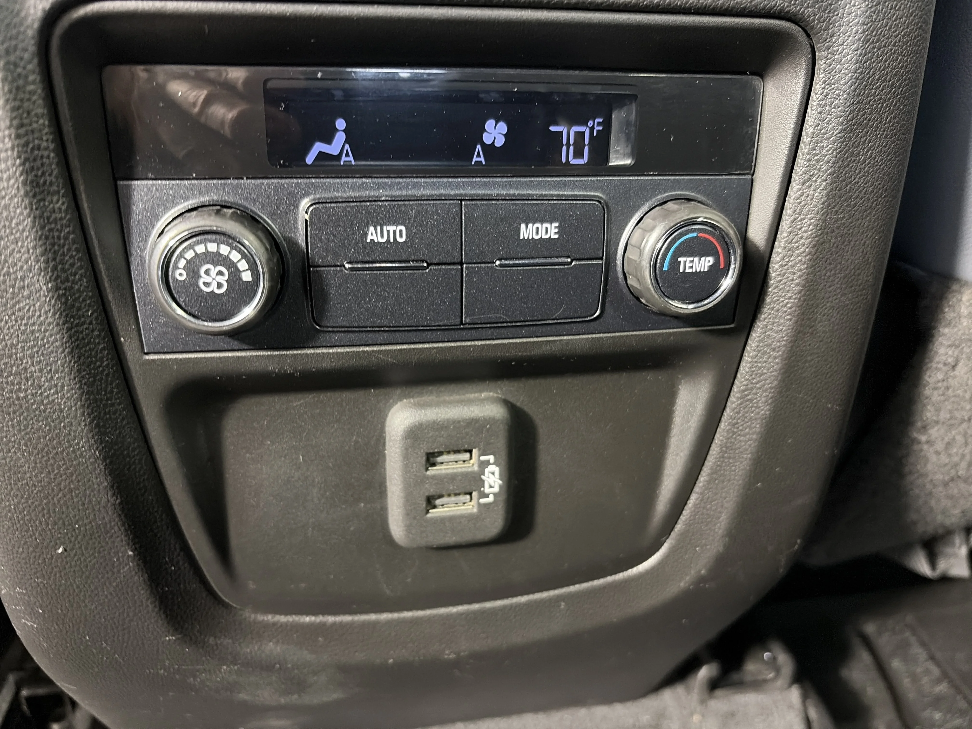 Used 2021 Includes Spectra Gray lower exterior accent color.) Buick Essence image 19