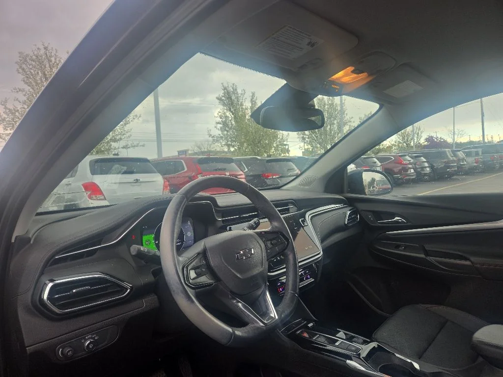 Used 2023 Chevrolet Bolt EUV LT with VIN 1G1FY6S0XP4192915 for sale in Buffalo, NY